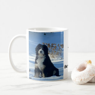 Caneca De Café Cão Bernedoodle majestoso na neve coberto de lata 