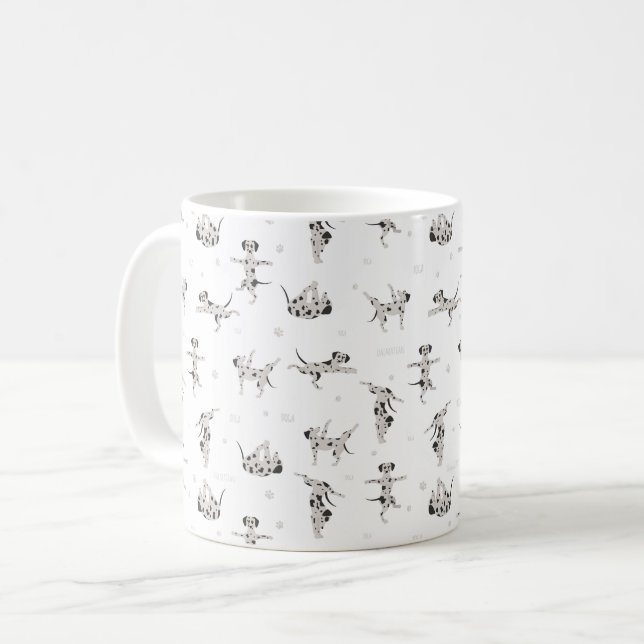 Caneca De Café Cão Dalmático fazendo yoga (Frente Esquerda)