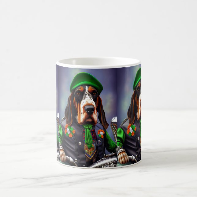 Caneca De Café Cão de Caça Bluetick Dirigindo Bicicleta Dia de Sã (Centro)