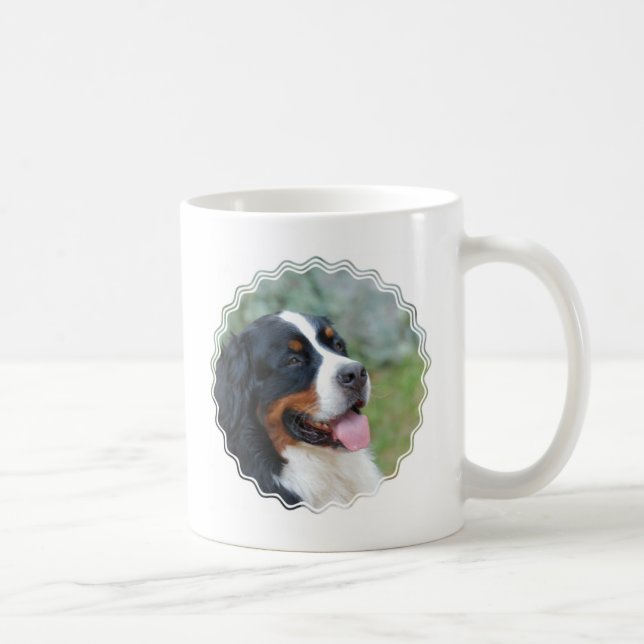 Caneca De Café Cão de montanha de Bernese bonito (Direita)