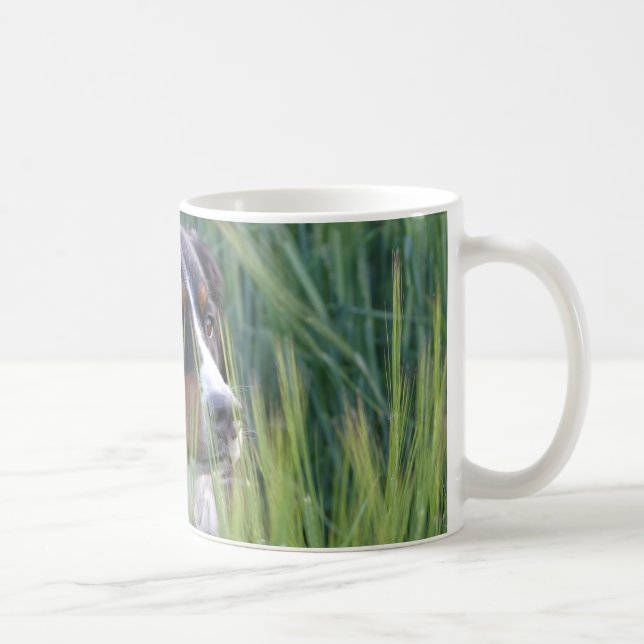 Caneca De Café Cão de Ovelha na Grama (Direita)