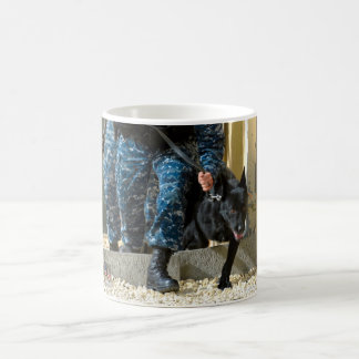CANECA DE CAFÉ CÃO DE TRABALHO MILITAR DOS EUA