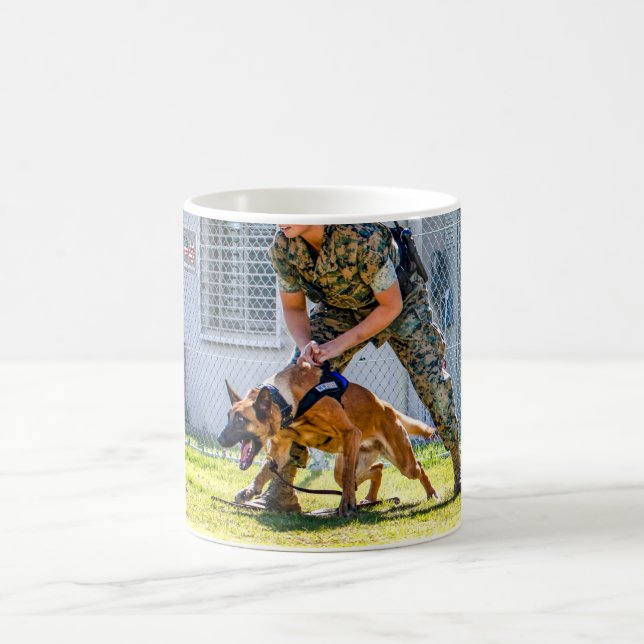 CANECA DE CAFÉ CÃO DE TRABALHO MILITAR DOS EUA (Centro)