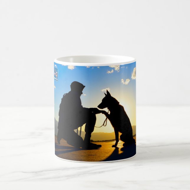 CANECA DE CAFÉ CÃO DE TRABALHO MILITAR DOS EUA (Centro)