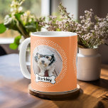 Caneca De Café Cão Osso e Bolinhas Foto Pet Frame<br><div class="desc">Uma maneira divertida de mostrar uma foto do seu animal de estimação favorito. A borda da bolinhas enquadra uma foto fofa e o nome do cão é dentro de um osso de cão de desenho animado. Adicione a sua foto favorita de filhote e faça uma bela manutenção dos animais de...</div>