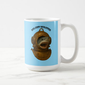 Caneca De Café Capacete de mergulho vintage com um tubarão saindo