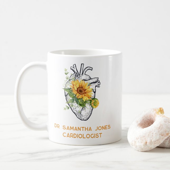 Caneca De Café Cardiologista Floral Personalizado do Coração Anat (Com Donut)