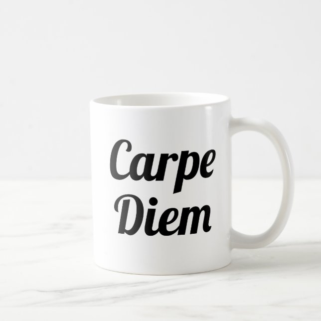 Caneca De Café Carpe Diem | Slogan Mug | datilografia manuscrita (Direita)