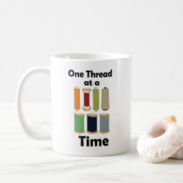 Caneca De Café Carretéis De Linha Um Fio De Cada Vez Motivacional