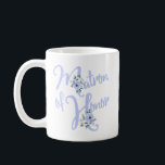 Caneca De Café Carta de Honra Floral Dusty Blue Personalizado<br><div class="desc">Matron personalizado de caneca de honra com design de letra floral. A inscrição à mão tem um tema de cor azul empoeirado e é decorada com flores de cor aquosa. O design está pronto para você se adaptar com o nome da noiva e do noivo, assim como a data do...</div>