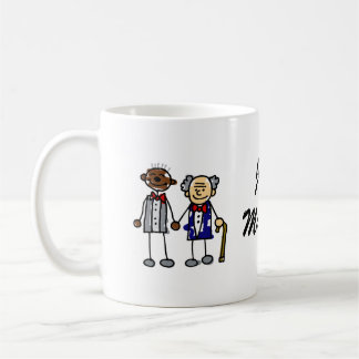 Caneca De Café Casal alegre inter-racial idoso