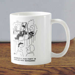 Caneca De Café Casal chegando a um partido Swingers