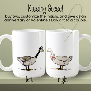 Caneca De Café Casal de Iniciais Personalizadas do Ganso de Beijo