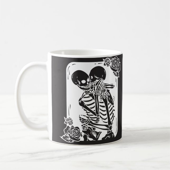 Caneca De Café Casal esquelético se abraçando em um (Esquerda)