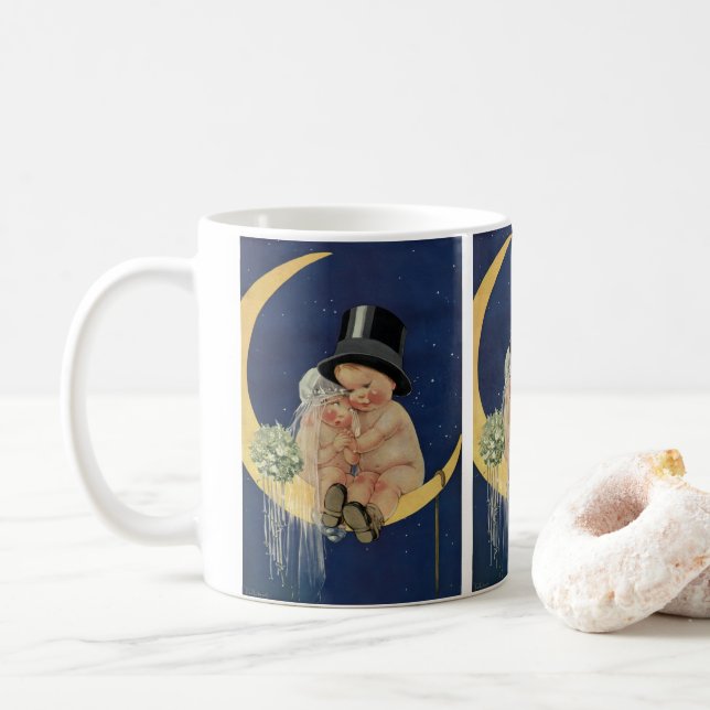 Caneca De Café Casamento Antigo, Noiva e Noivo Fofo em uma Lua (Com Donut)