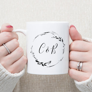 Caneca De Café Casamento com Script Branco de Wreath Floral Monog