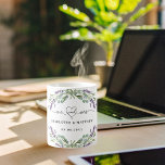 Caneca De Café Casamento de lavanda da Sra. recém-weds<br><div class="desc">Decorado com a Sra. com coração. Fundo transparente. Personalize e adicione seus nomes. Texto preto. Decorrido com flores lavandas e eucalipto verde.</div>