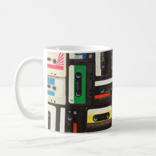 Caneca De Café Cassetes Retro: Vintagem Azul De Fundo.