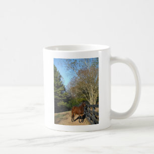 Caneca De Café Cavalo Marrom Contra uma Cerca