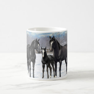 Caneca De Café Cavalos Do Quarto Negro Na Neve