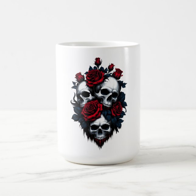 Caneca De Café Caveira e Rosas: Design Floral Gótico (Centro)