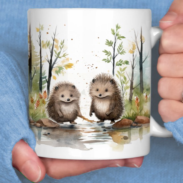 Caneca De Café Cena de Woodland Porcupines Felizes (Criador carregado)