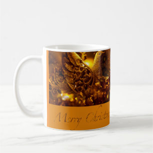 Caneca De Café cena tradicional da árvore de Natal da pomba ouro
