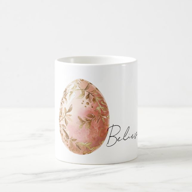 Caneca De Café Chic White Gold Leaves Pink Spring Easter Egg  (Centro)