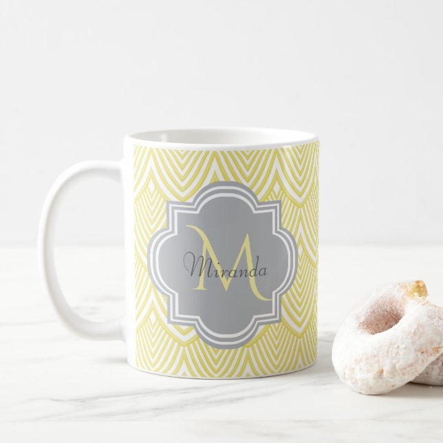 Caneca De Café Chic Yellow Art Deco Scallops Cinza Monograma Nome (Com Donut)