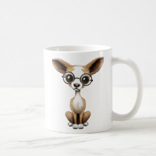 Caneca De Café Chihuahua curiosa bonito que veste vidros do olho