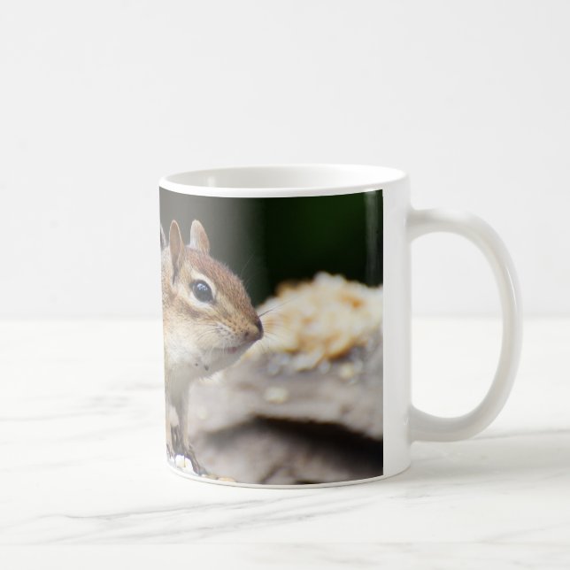 Caneca De Café Chipmunk em uma rocha (Direita)