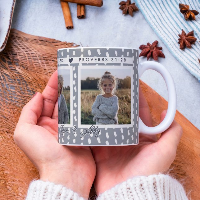Caneca De Café Christian abençoado Mãe Fotografia Nomes de Colage (A Christian keepsake mug with Proverbs 31:28 and space for 3 photos.)