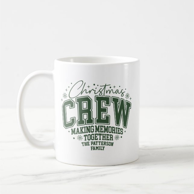 Caneca De Café Christmas Crew Personalized Family Name (Esquerda)