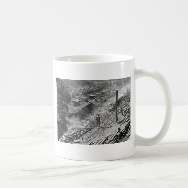 Caneca De Café Cidade do mineiro de carvão de WV: 1935 (Direita)