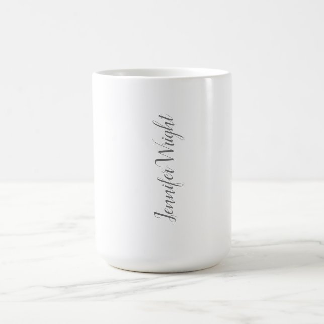 Caneca De Café Cinza de letra profissional mínima branca (Centro)
