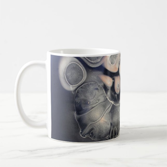 Caneca De Café Cinza e trabalho de arte cor-de-rosa (Esquerda)
