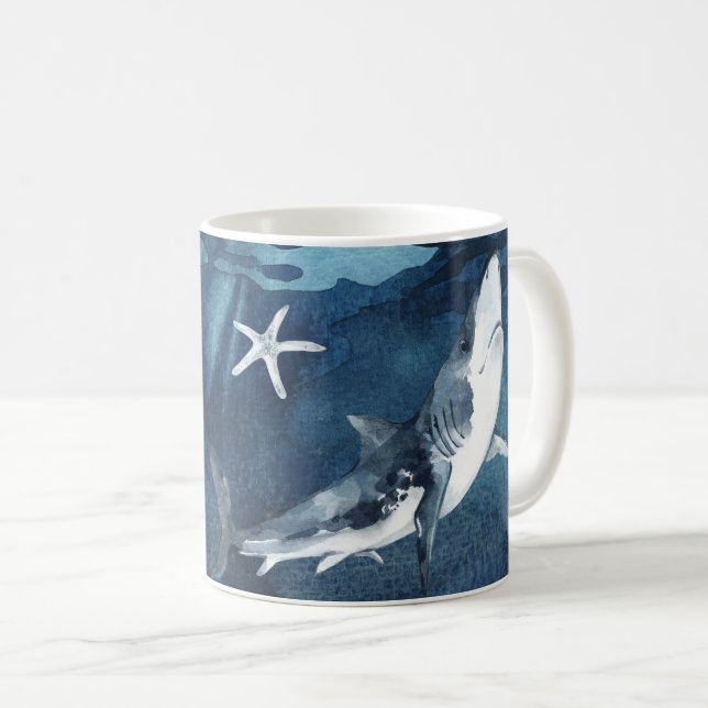 Caneca De Café Cinzas e tubarão branco no oceano azul de aquarela (Frente Esquerda)
