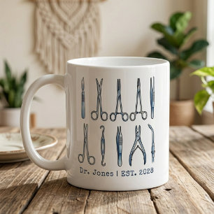 Caneca De Café Cirurgião Personalizado Médico Doutor Graduado Aqu
