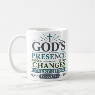 Caneca De Café Citação Bíblica A Presença de Deus Muda Tudo