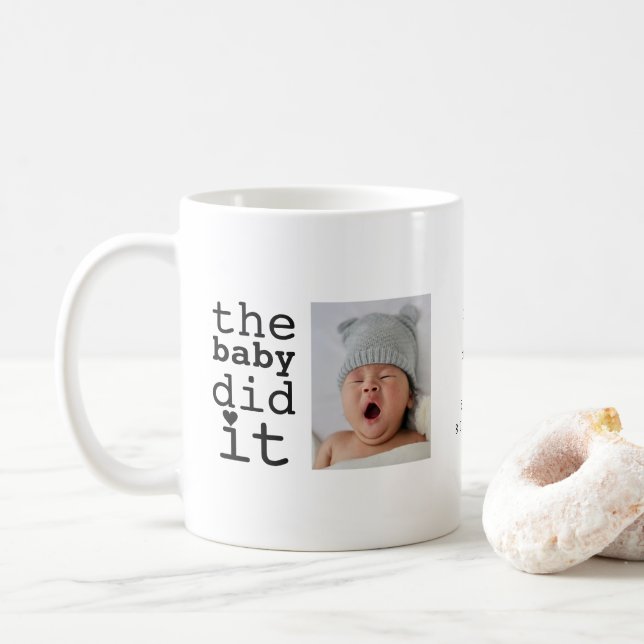 Caneca De Café Citação de Humor Fofo O Bebê Fez Isso (Com Donut)