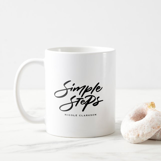 Caneca De Café Citação de Passos Simples Modernos em Caligrafia (Com Donut)