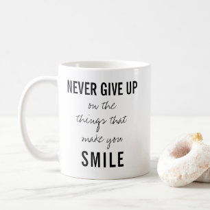 Caneca De Café Citação de Tipografia de Positividade Nunca Desist