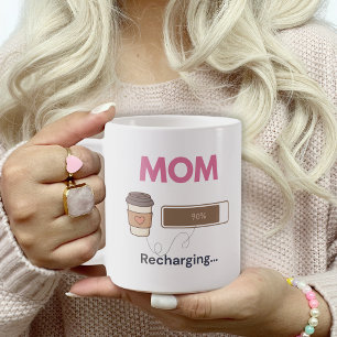 Caneca De Café Citação engraçada de café da mamãe recarregando