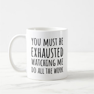 Caneca De Café Citação engraçada de colega de trabalho me observa