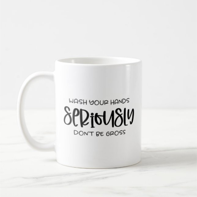 Caneca De Café Citação Preta Sobre "Sério" (Esquerda)