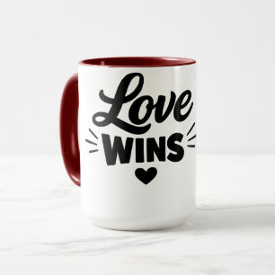 Caneca de Café Citação Romântica 'O Amor Vence' –