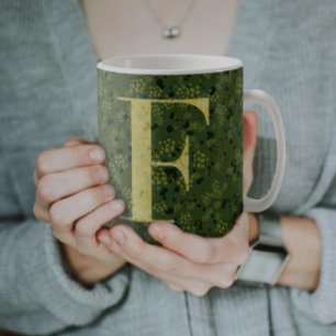Caneca De Café Clássico Elegante Floral Monograma F verde w/frase