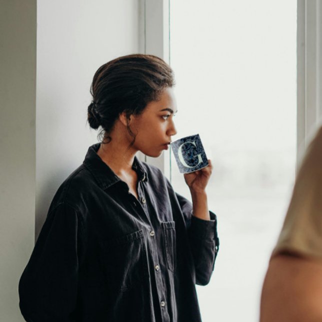 Caneca De Café Clássico Elegante Floral Monograma G azul c/frase  (Criador carregado)