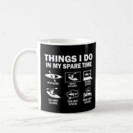 Caneca De Café Coisas Que Eu Faço No Meu Tempo Esparso A Kayak En