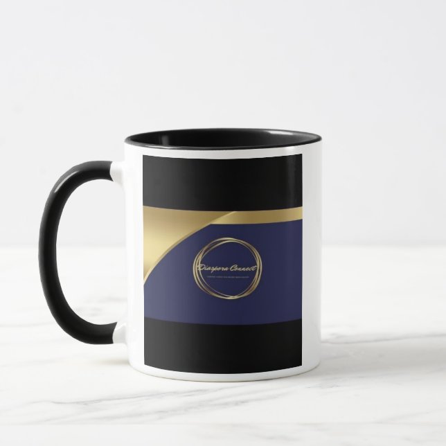 Caneca de café com alça.  (Esquerda)